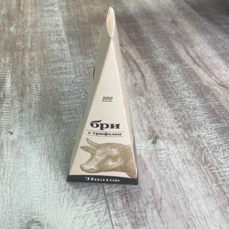 Сыр мягкий «Бри» с белой плесенью и трюфелем 60%, «Ипатов»